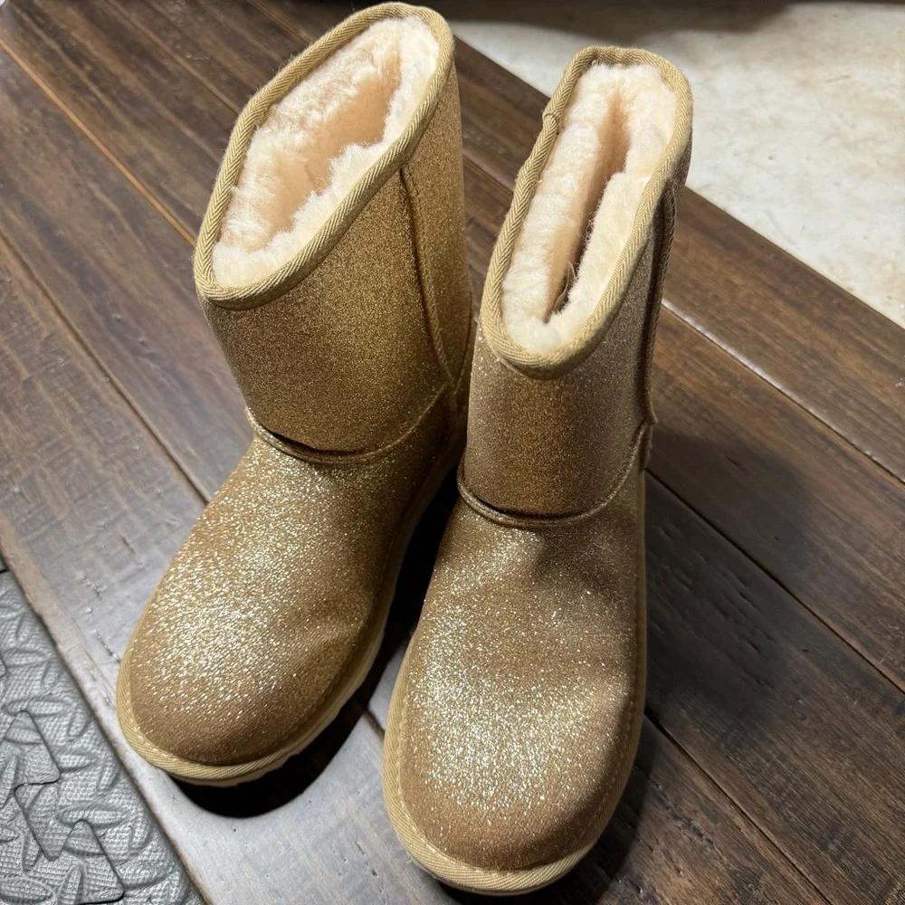 UGG Sparkling Gold Boots Big Girl Size 6 New